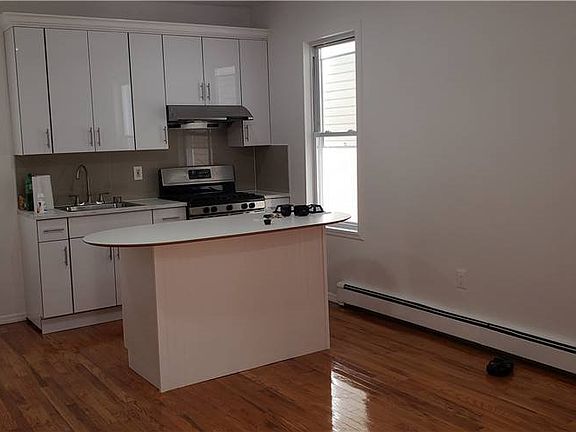 2nd image of 9711 132nd St