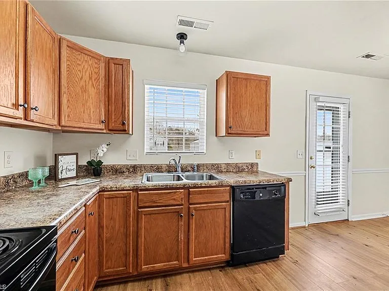 166 Larck Crest Ln — Photo 4