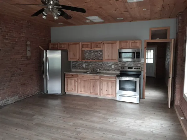 107 S Pawling St, Hagaman, NY