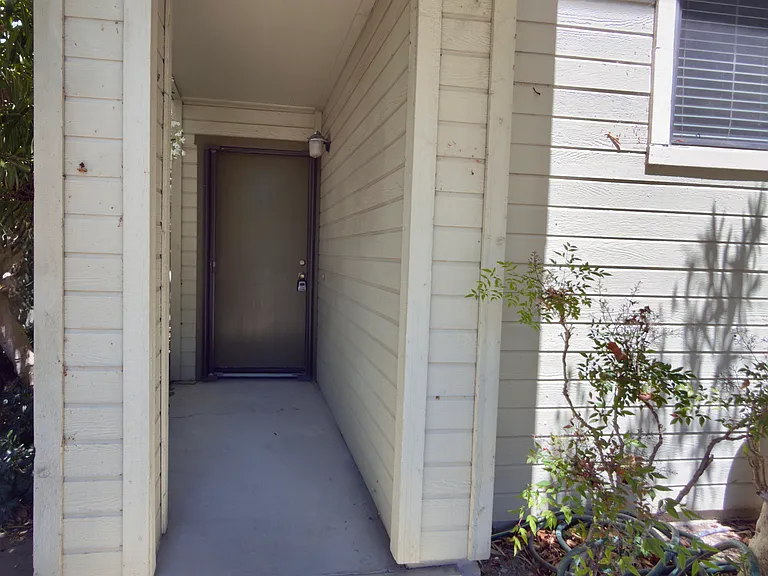 3655 Constellation Rd — Photo 2