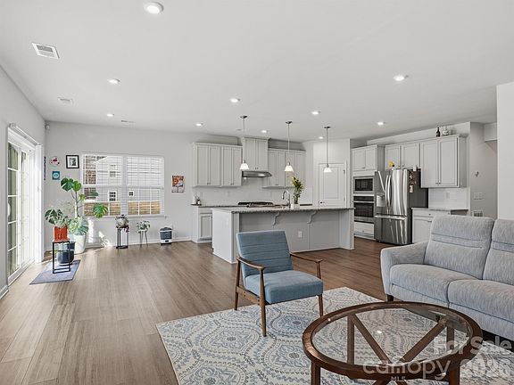 3rd image of 1209 Hinson Forest Rd