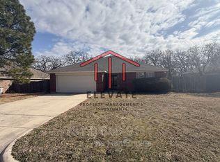 768 Hunter Ct, Azle, TX 76020