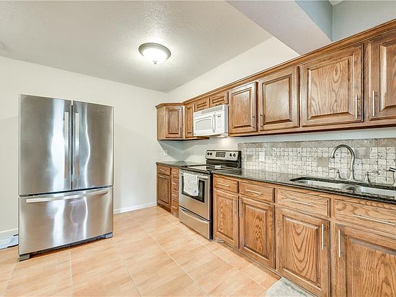 4th image of 3517 Birchwood Ln