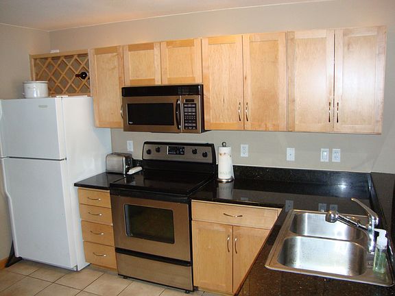 Slab Granite in Kitchen