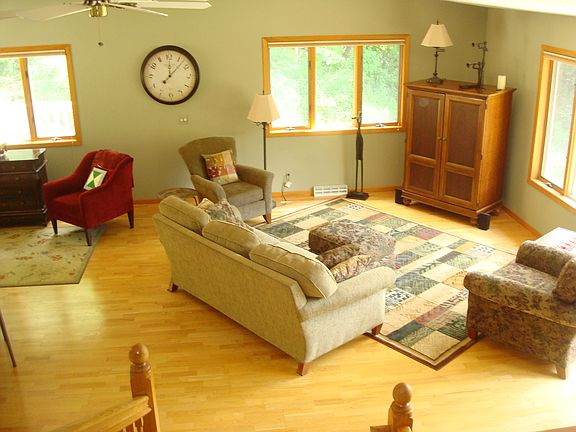 2nd image of 302 Pleasant Hill Dr