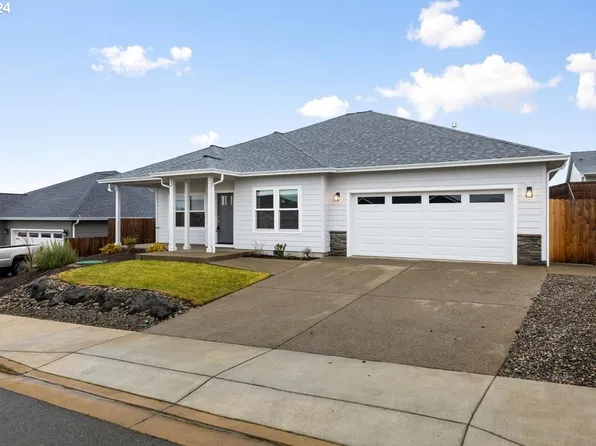 863 Medina Ave, Sutherlin, OR 97479