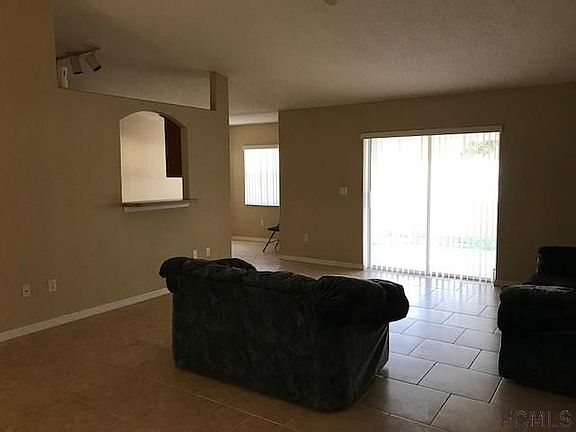 3rd image of 13 Farmdale Ln