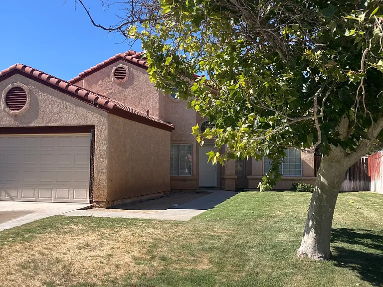 1709 E Norberry St — Photo 1