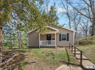 324 W Harris St, Petersburg, IL 62675