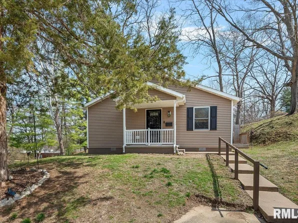 324 W Harris St, Petersburg, IL 62675