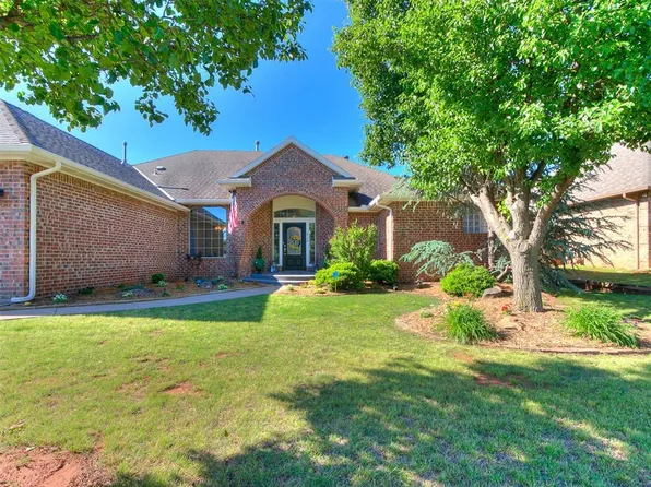 916 Hunters Pointe Rd, Edmond, OK 73003