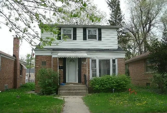 111 Morris Ave photo 1