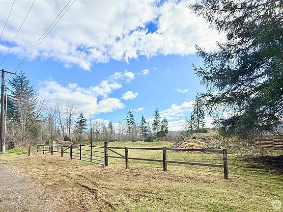 3rd image of 2126 Spencer Road