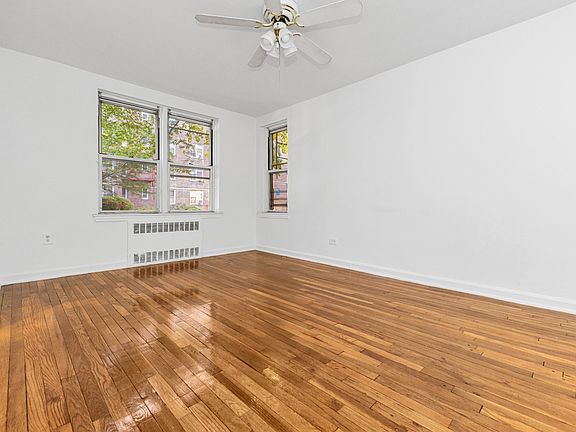 3rd image of 6707 Yellowstone Blvd APT 1C