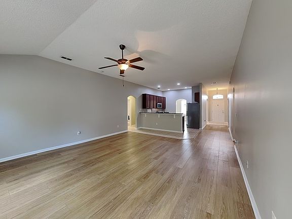 5th image of 244 Bridgeport Ln