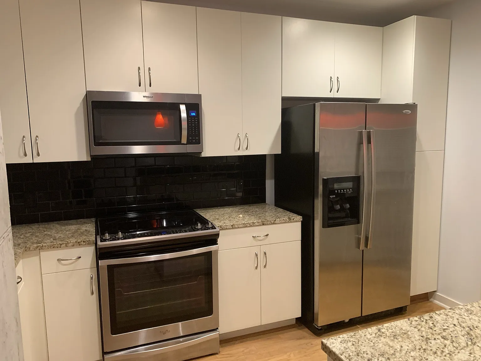 2 bed, 2.0 bath, 1113 sqft, $3,000 — Photo 4