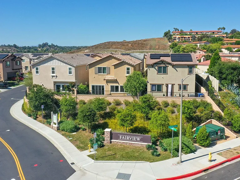 5605 Estrella Way — Photo 36