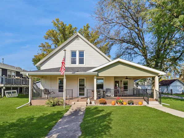 645 Locust St, Waukee, IA 50263