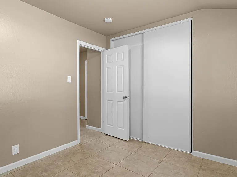 10498 Mills Tower Dr — Photo 11
