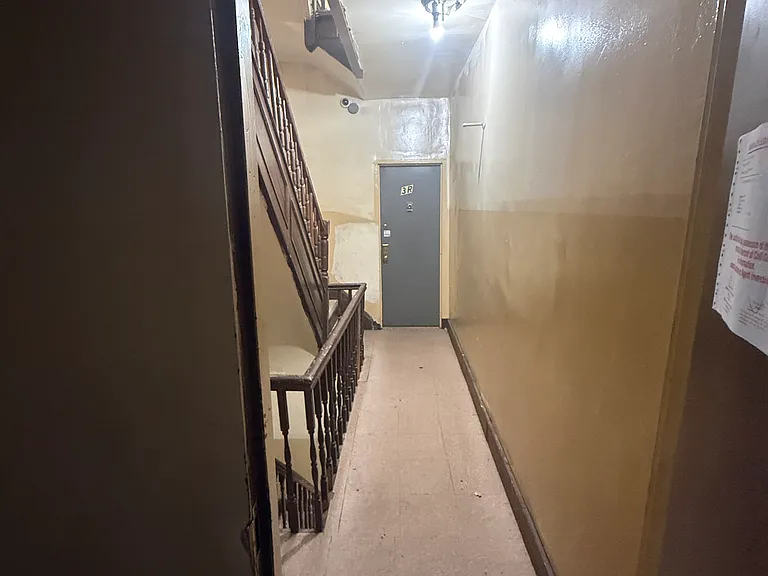 212 Hull St #3R — Photo 6