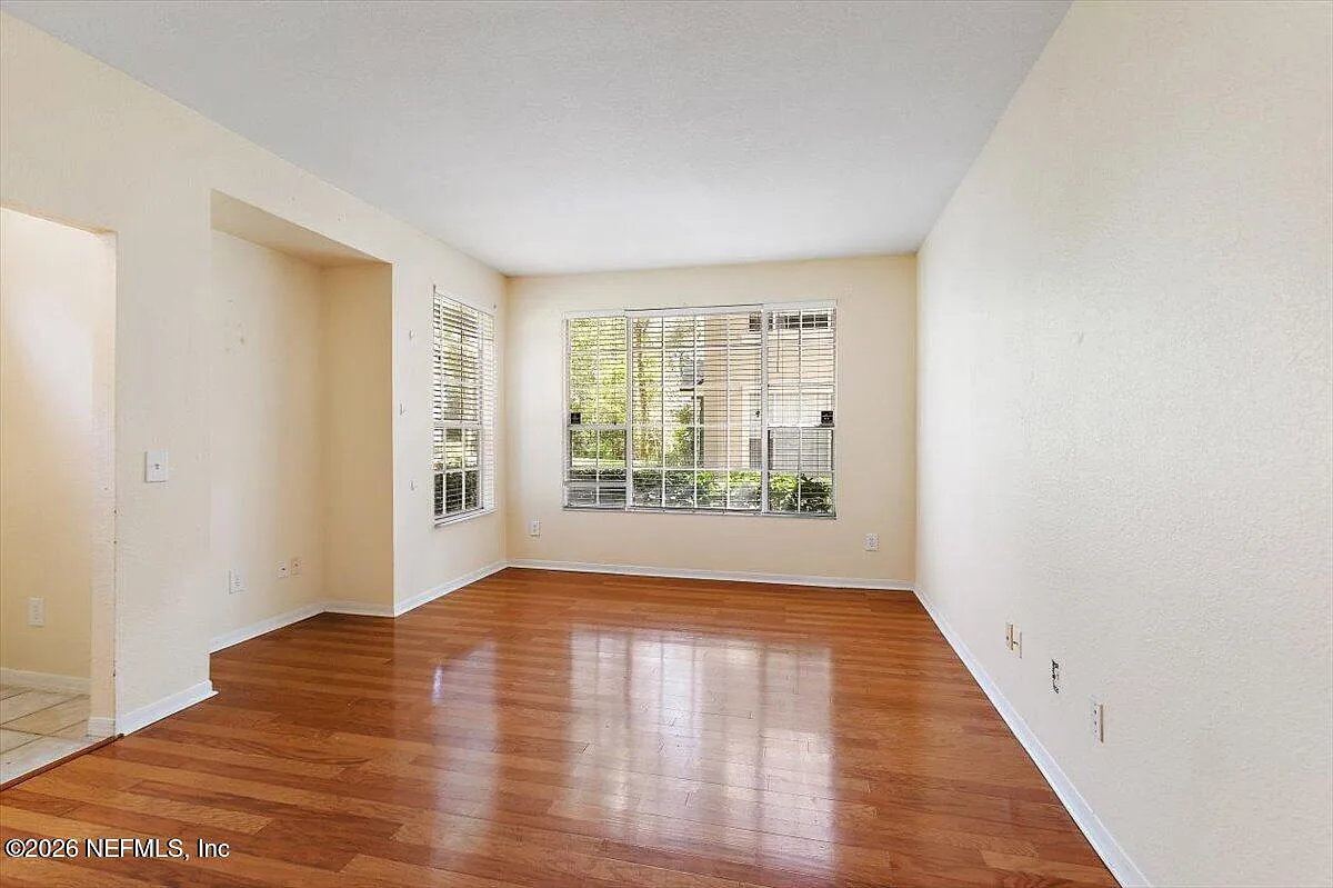 2 bed, 2.0 bath, 1015 sqft, $1,650 — Photo 2