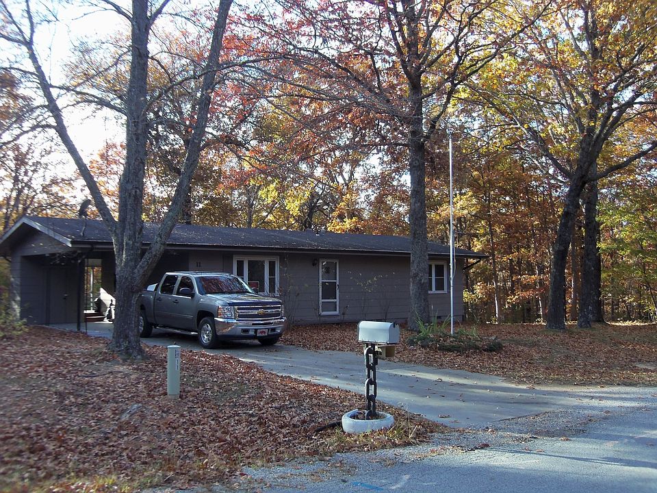 1st image of 11 Woodbridge Dr