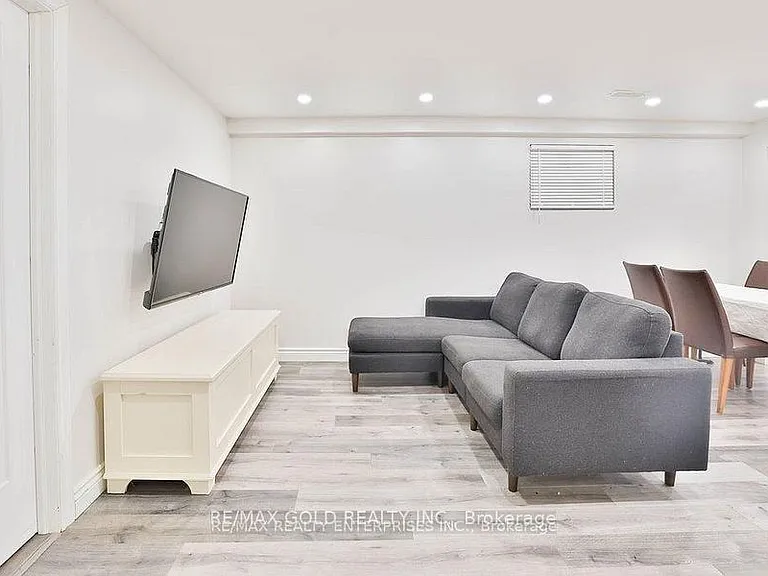 2673 Kingsberry Cres #BASEMENT — Photo 2