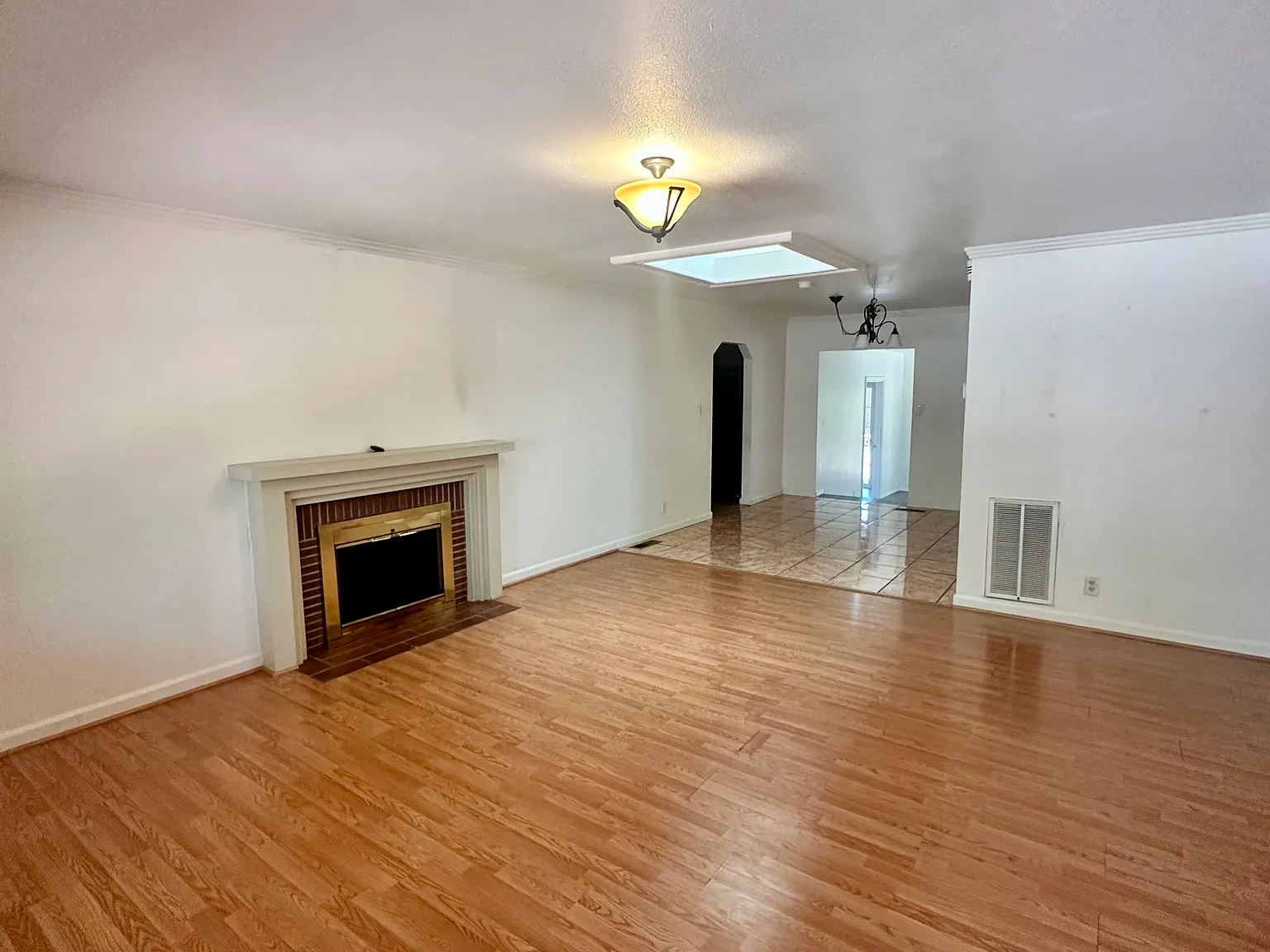 4 bed, 1470 sqft, $4,200 — Photo 3