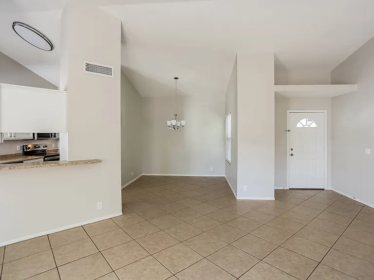 8032 W Tuckey Ln — Photo 8