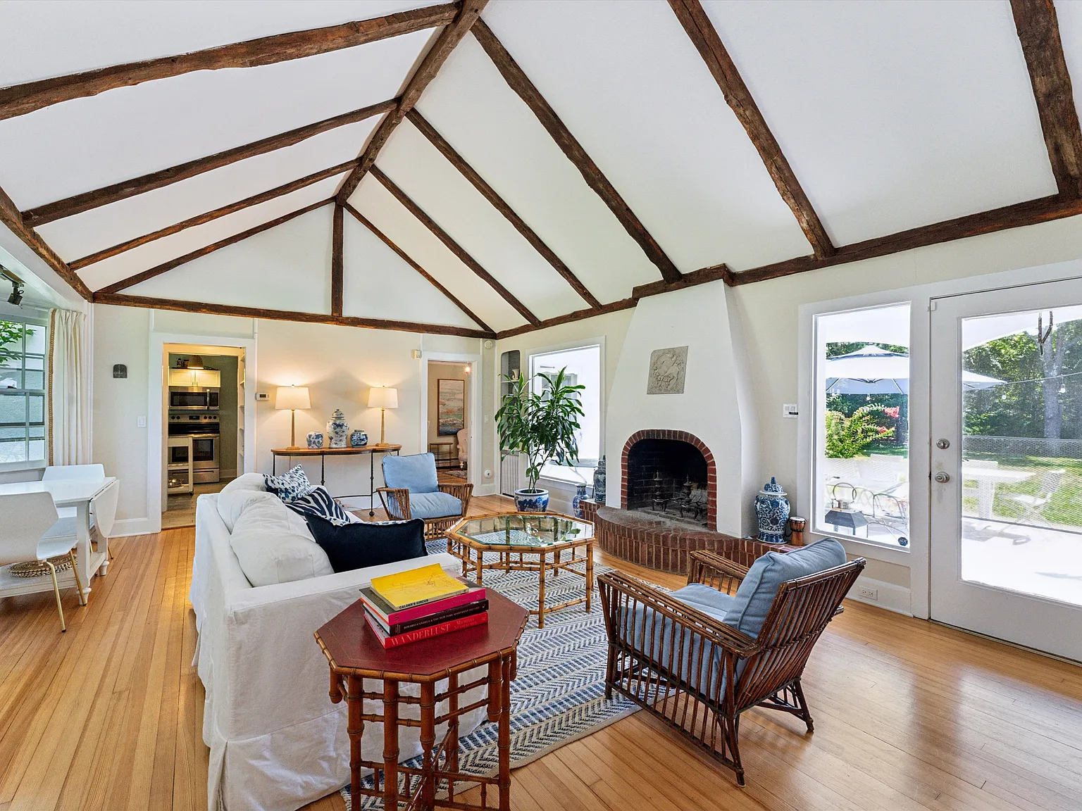 Chic Quiogue Beach Cottage — Photo 3