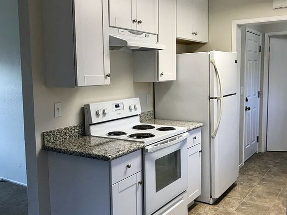 3rd image of 116 Herlong Ave