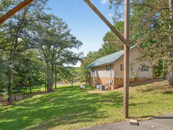 145 & 143 Edgewater Dr, Eatonton, GA 31024