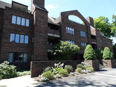 316 Beaver St APT 102, Sewickley, PA, 15143