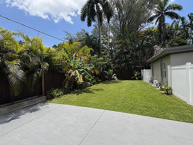 1330 Marseille Dr — Photo 15