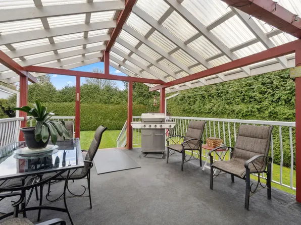 6180 181a St, Surrey, BC V3S 4M2