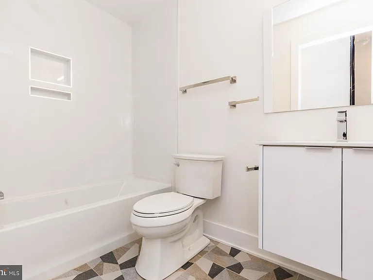 2132 Berges St #1 — Photo 27