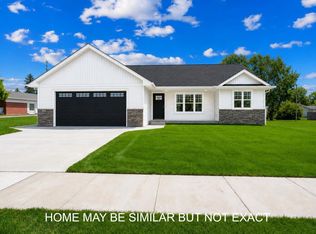 1033 Gray St, Green Bay, WI 54303