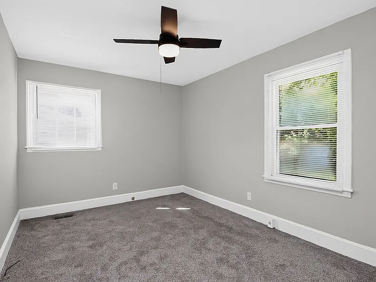 4820 Charleston Dr — Photo 12