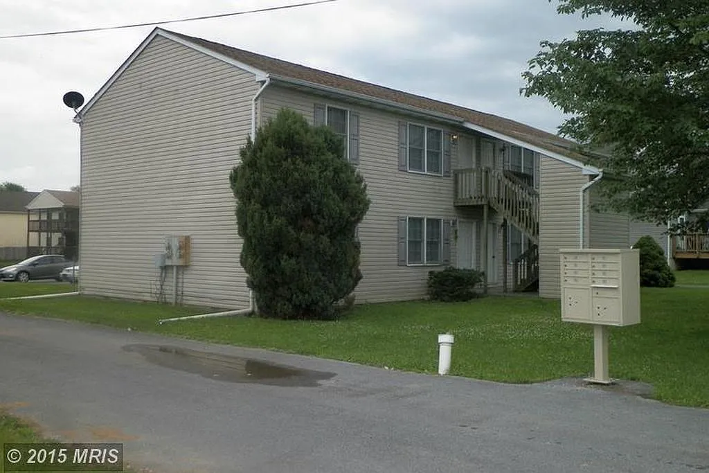 2 bed, 840 sqft, $1,100 — Photo 3