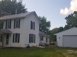 217 E Washington St, Mendon, IL 62351