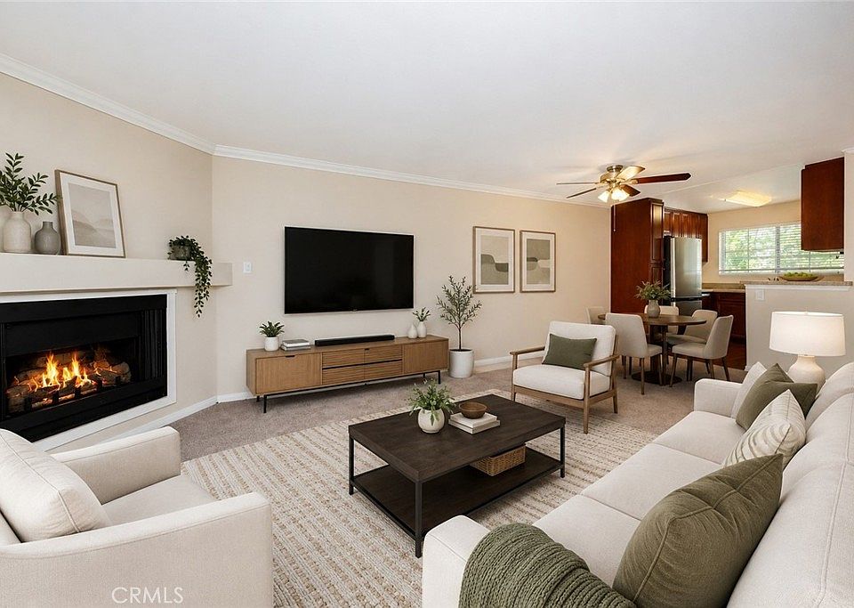 1st image of 5510 Owensmouth Ave APT 204