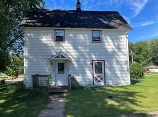 209 S Crocker Ave, Greenwood, WI 54437