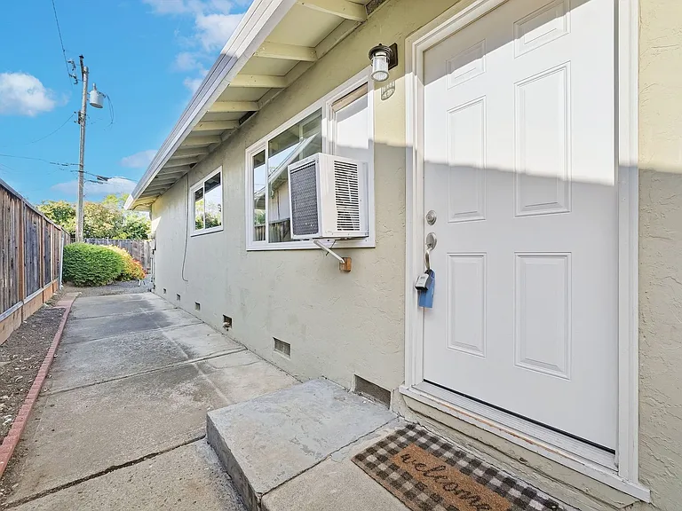 3967 Bismarck Dr — Photo 11