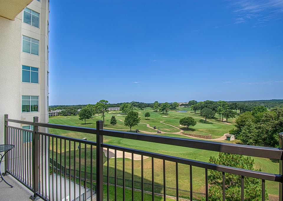 1st image of 2801 Wexford Dr APT 405