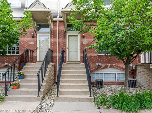 30786 Ardmore Ct, Novi, MI 48377