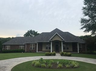 1374 Equestrian Way, Fayetteville, AR 72703