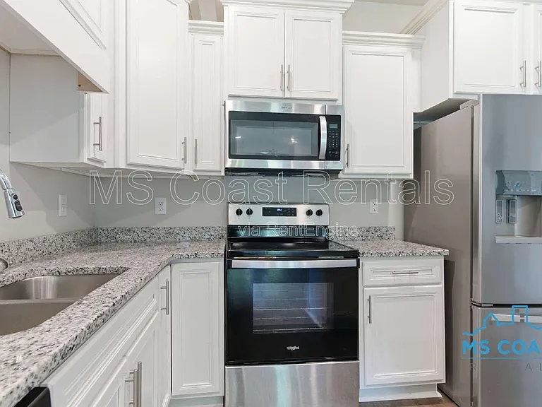 5723 Overland Dr — Photo 13