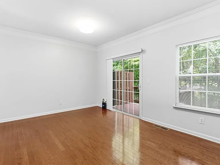 6710 Stoneleigh Way — Photo 10