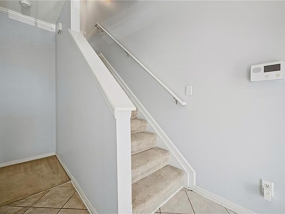 4th image of 225 Citizens Ln