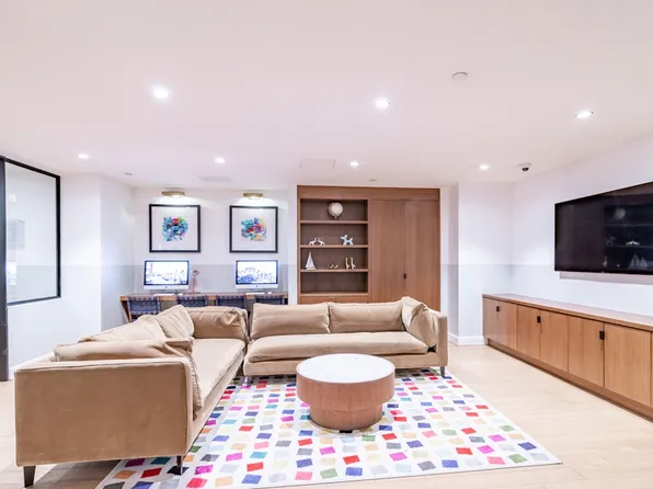 420 East 54th Street image 16 of 25